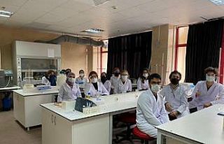 Eczacılık Fakültesi öğrencilerine uyum eğitimi