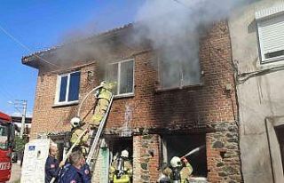 Edremit’te çıkan yangın mahallede paniğe neden...