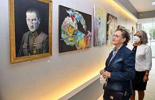 Ekim Geçidi sergisi açıldı