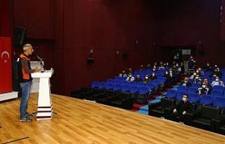 Elazığ’da belediye personeline afet eğitimi semineri