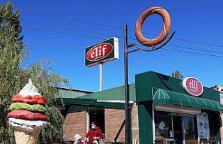 Elif pastaneleri 4 şubesiyle vatandaşlara hizmet...