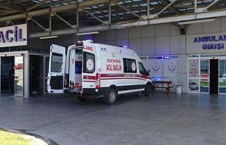 Elindeki tüfeğin ateş alması sonucu yaralandı