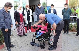 Emniyet Müdürü Yılmaz’dan engelli çocuğa akülü...