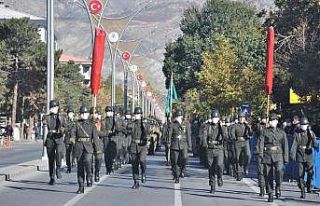 Erzincan’da Cumhuriyet Bayramı töreni provası...