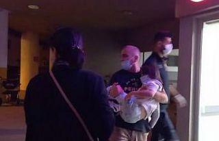 Erzincan’da küçük kızı akrep soktu!