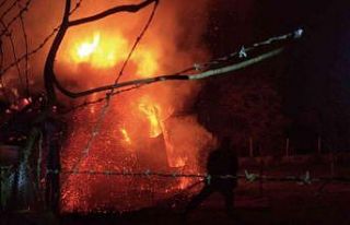 Erzurum’da alevler geceyi aydınlattı: 2 ev, 5...