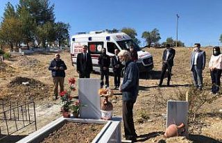 Eşinin vasiyeti olan ambulansla ilk önce mezarlığa...