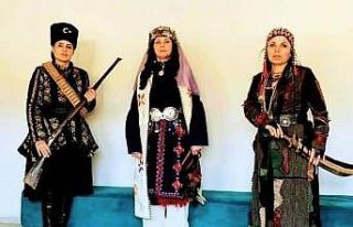 Eskişehir Anadolu Bacıları, Aydın’da tiyatral...