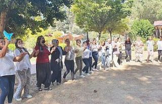 Ev işçisi kadınlar, Tarsus Gençlik Kampı’nda...