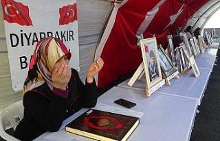 Evlat nöbetindeki acılı baba evladını PKK’dan...