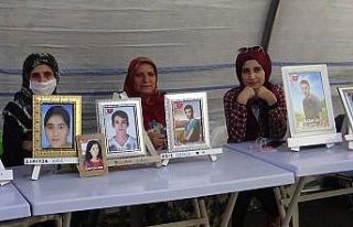 Evlat nöbetindeki baba Süleyman Aydın’dan PKK’ya...