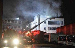 Eyüpsultan’da kumaş deposunda çıkan yangın...