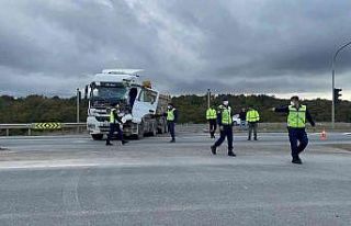 Eyüp’te 3 hafriyat kamyonu birbirine girdi: Faciadan...