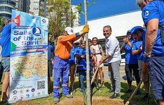 Farklı ülkelerden Antalya’ya gelen engelli deniz...