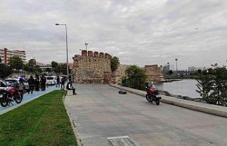 Fatih’te sahilde erkek cesedi bulundu