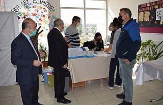 Fen lise öğrencileri okullarında Covid-19 aşısı...