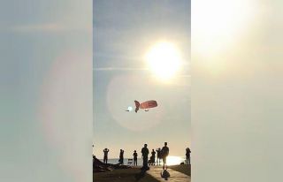 Fethiye’de paraşütler havada çarpıştı: 1 ağır,...
