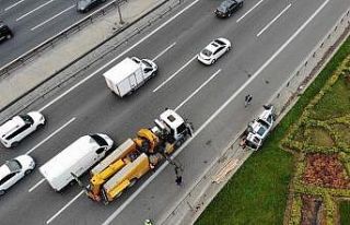 FSM girişindeki kazada uzun araç kuyrukları oluştu