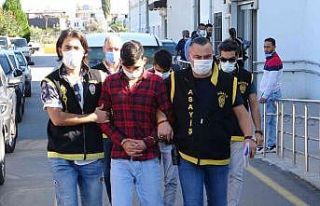 Gasp amacıyla girdikleri kuyumcuda çalışanı vurup...