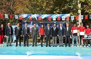 Gazili genç bilim insanları projelerini sergiledi