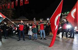 Gebze’de 29 Ekim coşkusu sokakları sardı