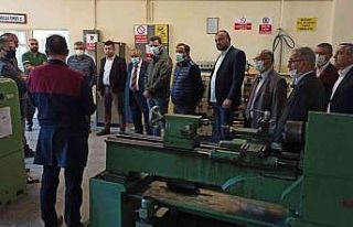 Gediz’de sanayici ve işadamlarından meslek lisesine...