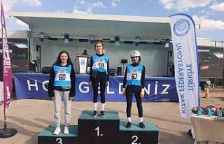 Gedizli sporcular tekerlekli kızak şampiyonasına...