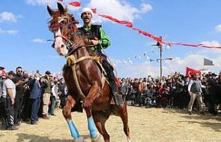 Geleneksel Türk Oyunları programı renkli görüntülere...