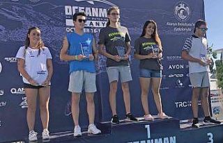 Genç yüzücüden çifte madalya