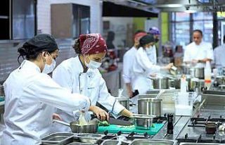 Gıda atıklarını yemeklerde kullanarak israfa dikkat...