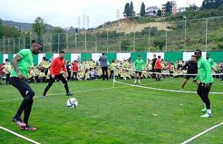 Giresunspor’a antrenmanda sevgi seli