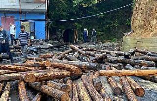 Göçükte kalan işçiye 11 saat sonra ulaşıldı