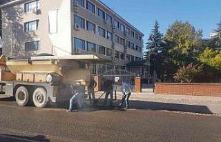Gölbaşı Belediyesi asfaltlama çalışmalarını...