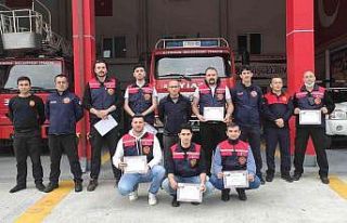 Gönüllü itfaiyeciler sertifikalarını aldı