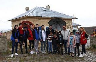 Gülümseme gününde güldürdüler