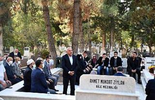 Hacı Ahmet Ziylan mezarı başında anılıyor