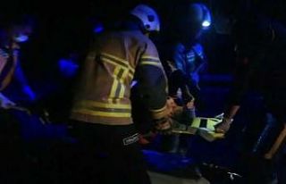 Hafif ticari araç şarampole yuvalandı: 1 ölü,...