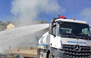 Hakkari’de odunluk yangını