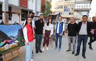 Hakkarili gençlerin yağlı boya resimleri beğeni...