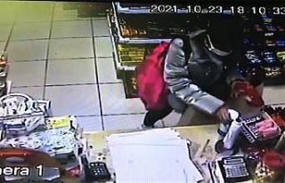 Hasta çocuğun yardım kumbarasını çaldı