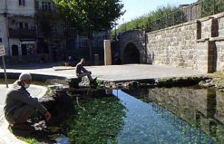 Havanın soğumasıyla Anzele suyunda çocukların...