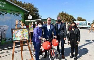 ’Hayvan Sevgisi’ konulu resim yarışmasında...