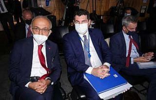 Hazine ve Maliye Bakanı Elvan Paris’teki OECD toplantısına...