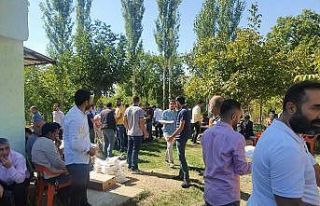 Hazro’da 40 yıllık husumeti Başhekim Asena, barışla...