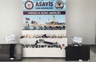 Hırsızların evinden servet çıktı