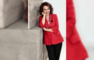 Hülya Koçyiğit ve Burçak Evren’e onur ödülü