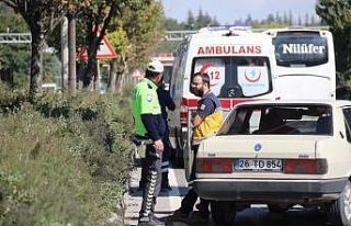 İçinde hasta bulunan ambulansa otomobil çarptı