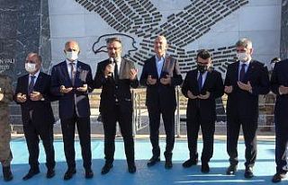 İçişleri Bakanı Soylu, Bayraktepe Şehitlik Anıtı’nın...