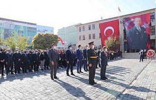 Iğdır’da 29 Ekim Cumhuriyet Bayramı çelenk sunma...