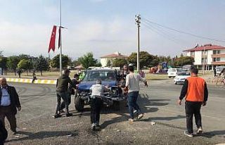 Iğdır’da minibüs ile pikap çarpıştı: 3 yaralı